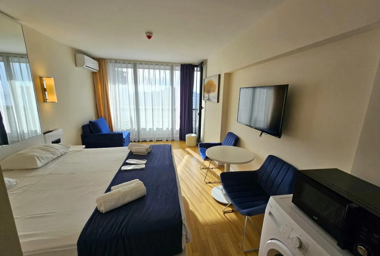 Sea View Lux Aparthotel In Orbi City Batumi